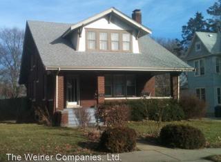 804 Springfield Ave, Champaign IL  61820-4725 exterior