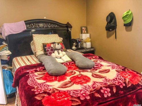 6 Vondran St, Huntington Station NY exterior