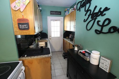 71 Chilmark St, Worcester MA 01604-2811 exterior