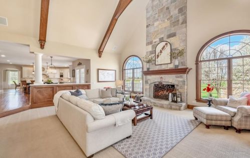 5612 Meadowbrook Ln, Bull Valley IL 60014-3009 exterior