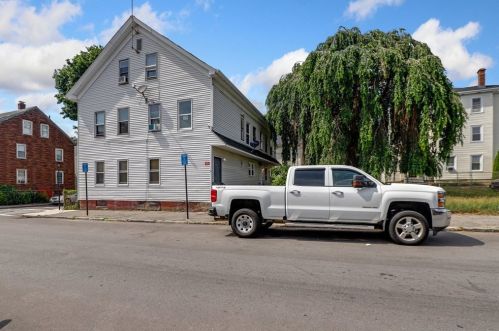 18 Lafayette St, Worcester MA 01608-2131 exterior