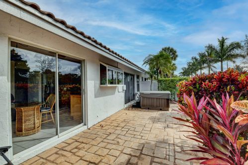 2282 52 St, Boca Raton FL 33496-2202 exterior