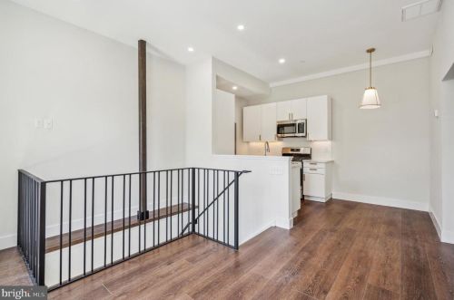 417 Manton St, Philadelphia PA  19147-5214 exterior