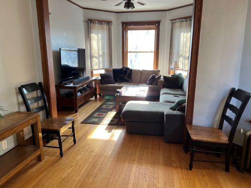 1334 Cornelia Ave, Chicago IL 60618-6035 exterior