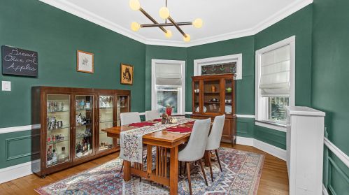 6211 Greenview Ave, Chicago IL  60660-1822 exterior