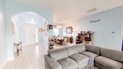 898 Curtis St, Fort Pierce FL 34983-1935 exterior