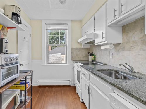 140 Humboldt Ave, Providence RI  02906-5438 exterior