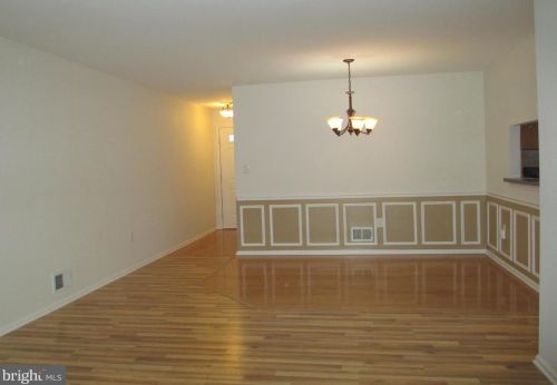 42 Cypress Ct, Trenton NJ  08648-4813 exterior