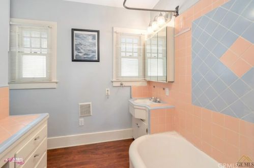 2400 Pacific Dr, Bakersfield CA 93306-4158 exterior