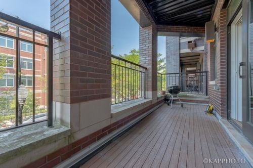 1047 Monroe St, Chicago IL 60607-2977 exterior