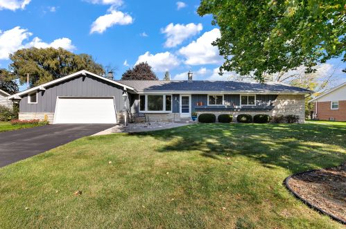 5430 Radcliffe Dr, Milwaukee, WI 53223-1647