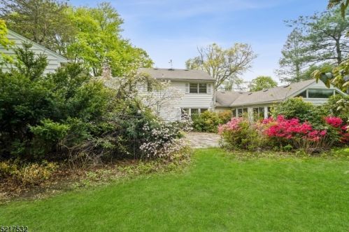 51 Mackenzie Rd, Morristown, NJ 07960-4530