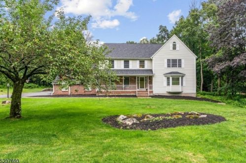 75 Hidden Glen Dr, Sparta NJ  07871-3843 exterior