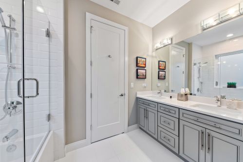 4952 Champlain Ave, Chicago IL 60615-2509 exterior