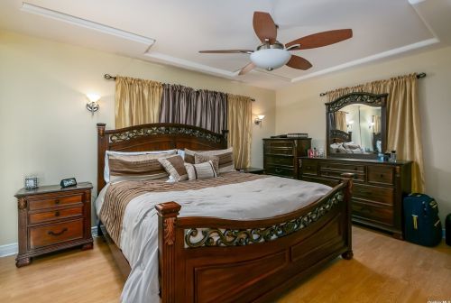 34 Heatherfield Rd, Valley Stream NY  11581-2314 exterior