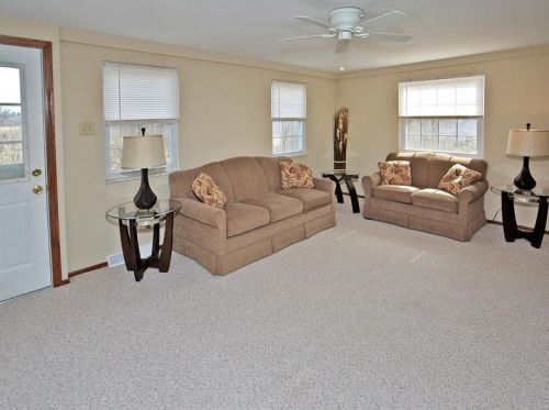 113 Pinto Dr, Pittsburgh PA 15239-1351 exterior