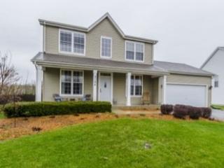 2104 Fescue Dr, Aurora IL  60504-4304 exterior