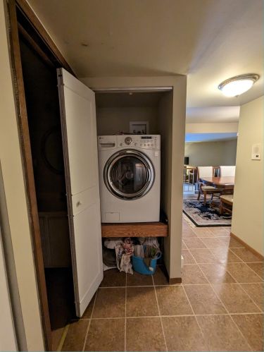 8607 Servite Dr, Milwaukee WI  53223-2576 exterior