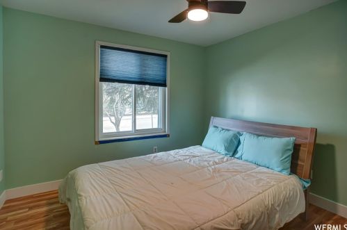 11104 Londonderry Dr, Sandy UT 84070 exterior