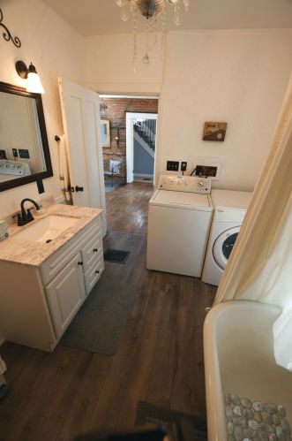 514 Kalamazoo St, Paw Paw MI 49079-1130 exterior