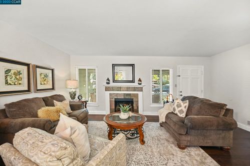 1948 Ardith Dr, Concord CA 94523-2803 exterior