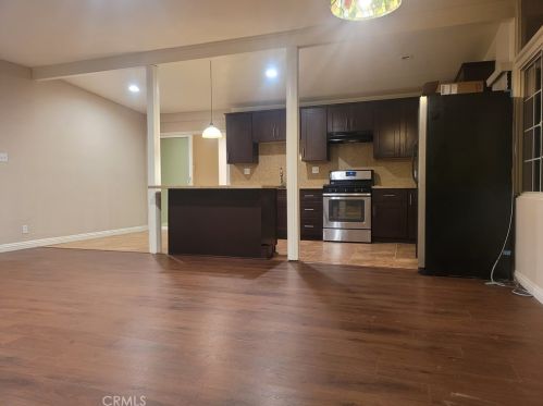 517 Maplewood Ave, Fullerton CA 92832-2109 exterior