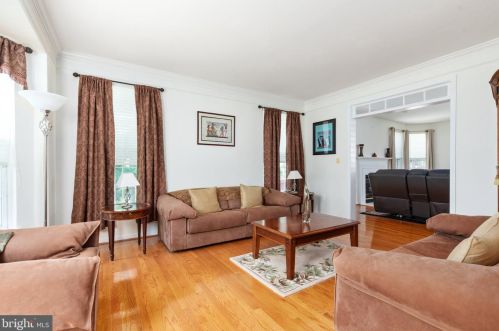 6378 Alderman Dr, Alexandria VA 22315-3731 exterior