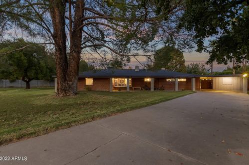 8051 14 Ave, Phoenix AZ 85023-2585 exterior