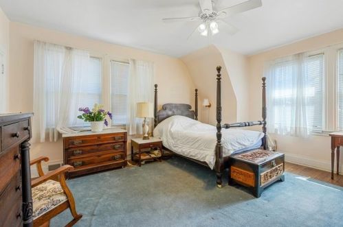 3163 Ashlyn St, Pittsburgh PA 15204-1705 exterior