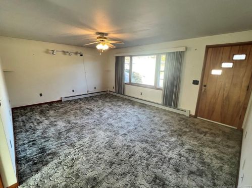 31 Gendreau Dr, Killingly CT 06241-2032 exterior