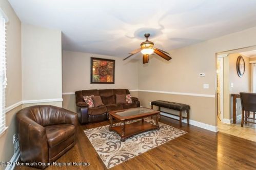 19 Sherwood Ln, Old Bridge NJ 08857-1634 exterior