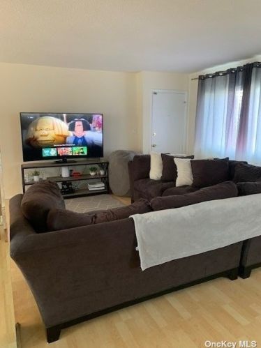 120 Ketridge St, Babylon NY  11704-7913 exterior