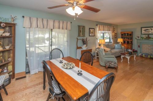 35 Sycamore Dr, Middletown NY 10940-5406 exterior