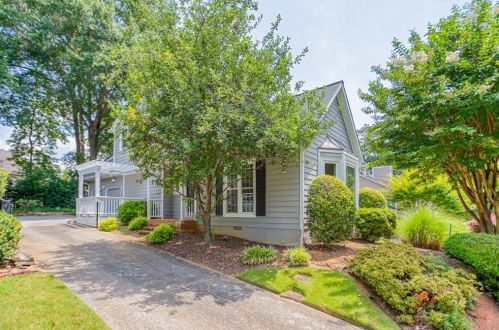 1066 Club Pl, Atlanta GA  30319-2656 exterior