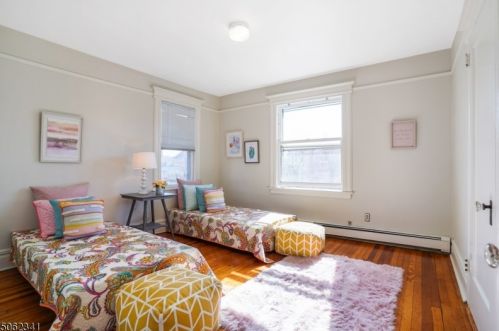 30 Cloverhill Pl, Montclair NJ 07042-4818 exterior