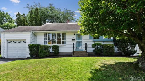 32 Eardley Rd, Edison, NJ 08817-3031