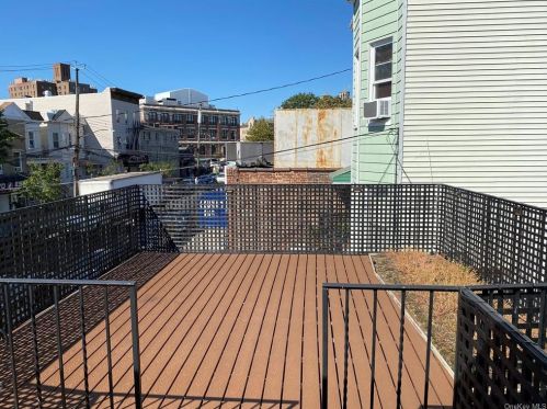 2401 Buck St, Bronx NY 10461-2901 exterior