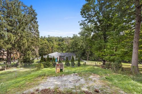 3131 Glendale Ave, Pittsburgh PA  15227-2828 exterior