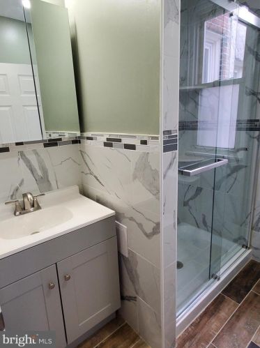 3905 Glendale St, Philadelphia PA 19124-5509 exterior