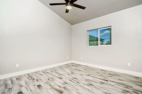 892 Glenn St, Tucson AZ  85705-4120 exterior