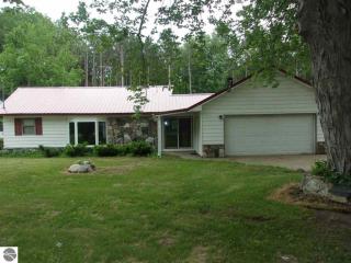 5292 Tilmann Ln, Lake Isabella, MI 48893-8201