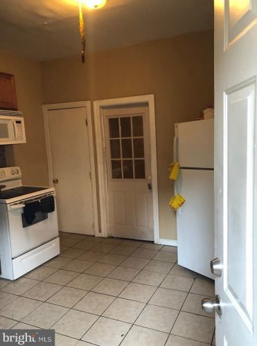 3912 Darien St, Philadelphia PA 19140-3211 exterior