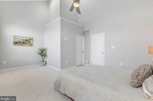 5124 Knapp Pl, Alexandria VA 22304-8637 exterior