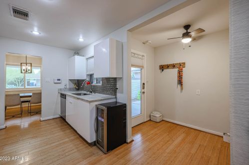 4820 14th Ave, Phoenix AZ  85013-2414 exterior