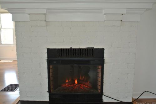 16 Stevens St, Milford CT 06460-7868 exterior