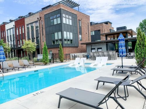 1309 Chelsea Cir, Atlanta, GA 30318-1268