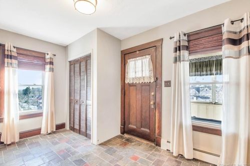 40 Commonwealth Ave, New Britain CT 06053-2913 exterior