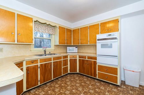 1615 Hamelink Dr, Kalamazoo MI 49002-1657 exterior