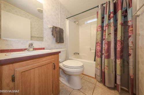 5802 Rocking Cir St, Tucson AZ 85713-6323 exterior