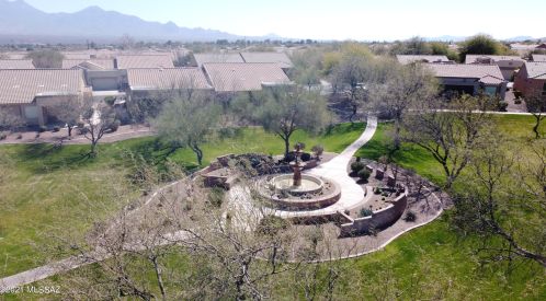 561 Knotwood St, Green Valley AZ 85614-5971 exterior